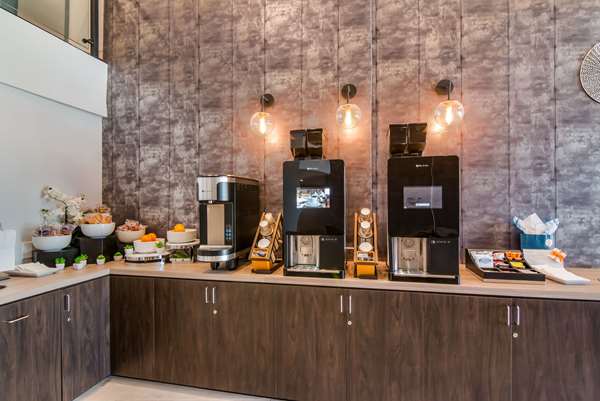 Amenities - Hourglass Hotel Bakersfield