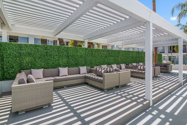 Pool - Hourglass Hotel Bakersfield