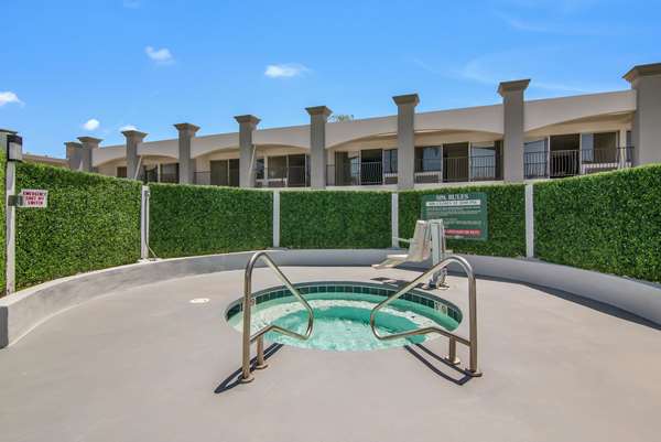 Pool - Hourglass Hotel Bakersfield