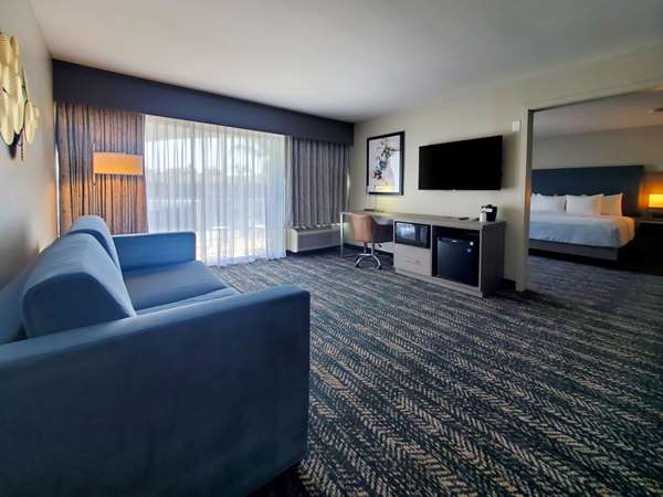 Suite - Hourglass Hotel Bakersfield
