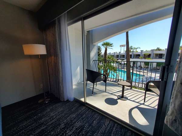 Suite - Hourglass Hotel Bakersfield