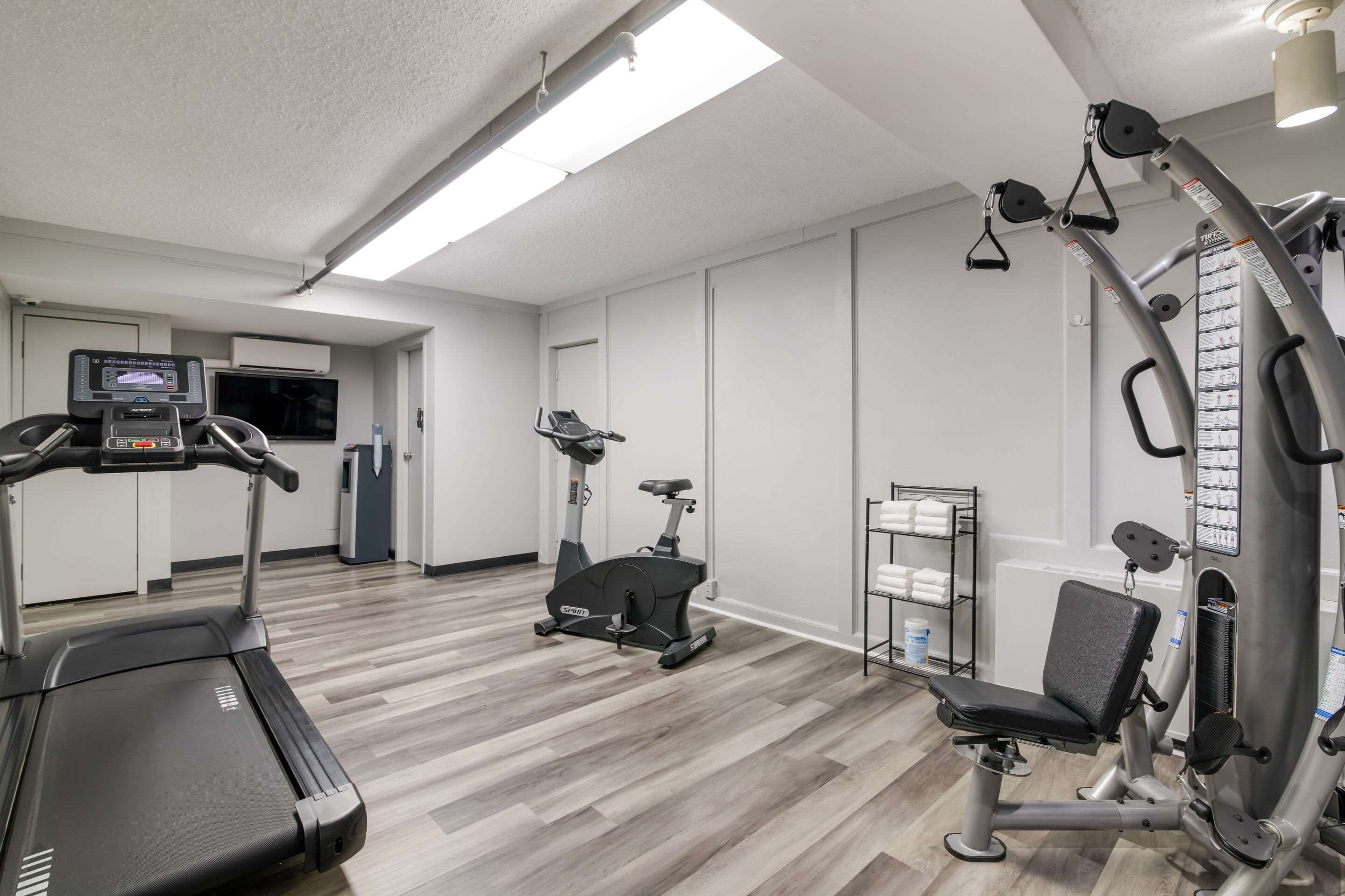 Exercise room with cardio equipment