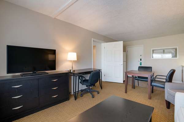 Suite - Quality Inn & Suites Auburn