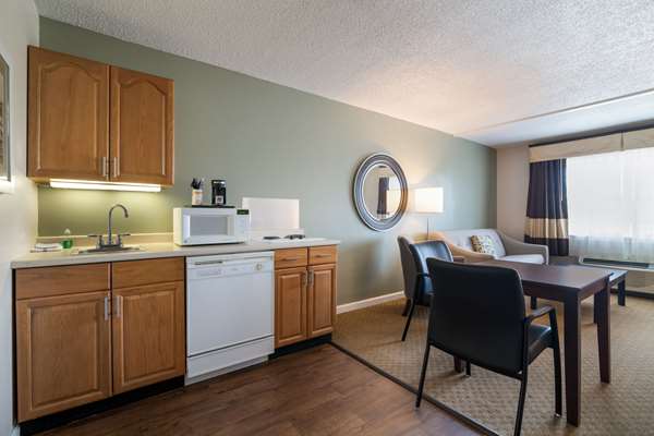 Suite - Quality Inn & Suites Auburn