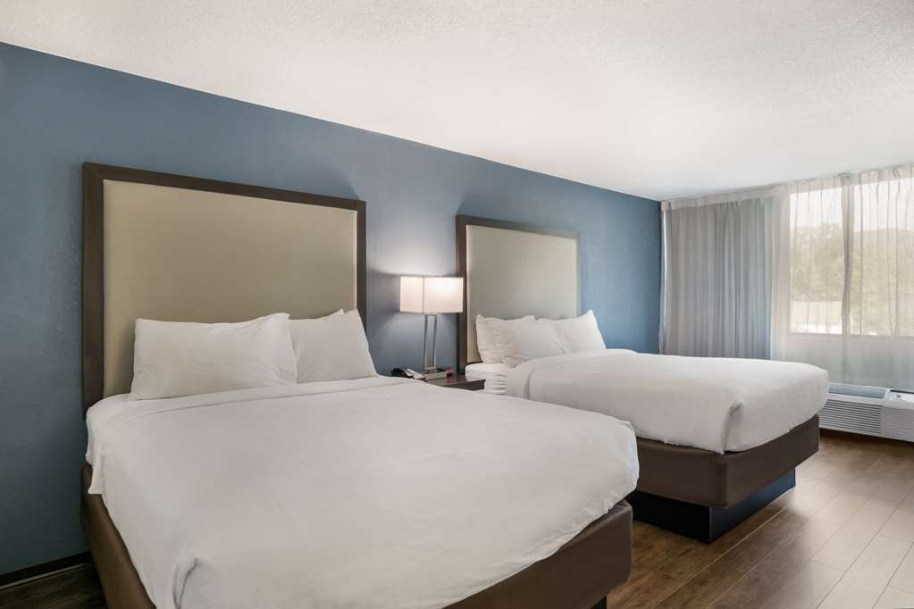CLARION HOTEL CONFERENCE CENTER MAG-guestroom-Guest Room,On-Site.jpg