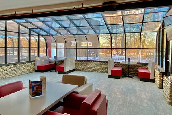 Bar - Ramada Hotel Whitecourt