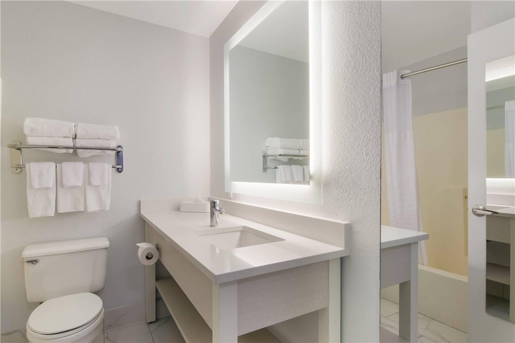 MAINSTAY SUITES DENVER TECH CENTER-guestroom-Guest Room,Bathroom,On-Site.jpg