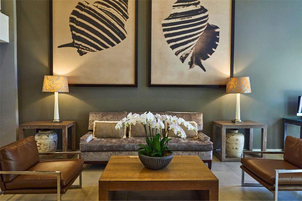 Luxe Sunset Boulevard Hotel