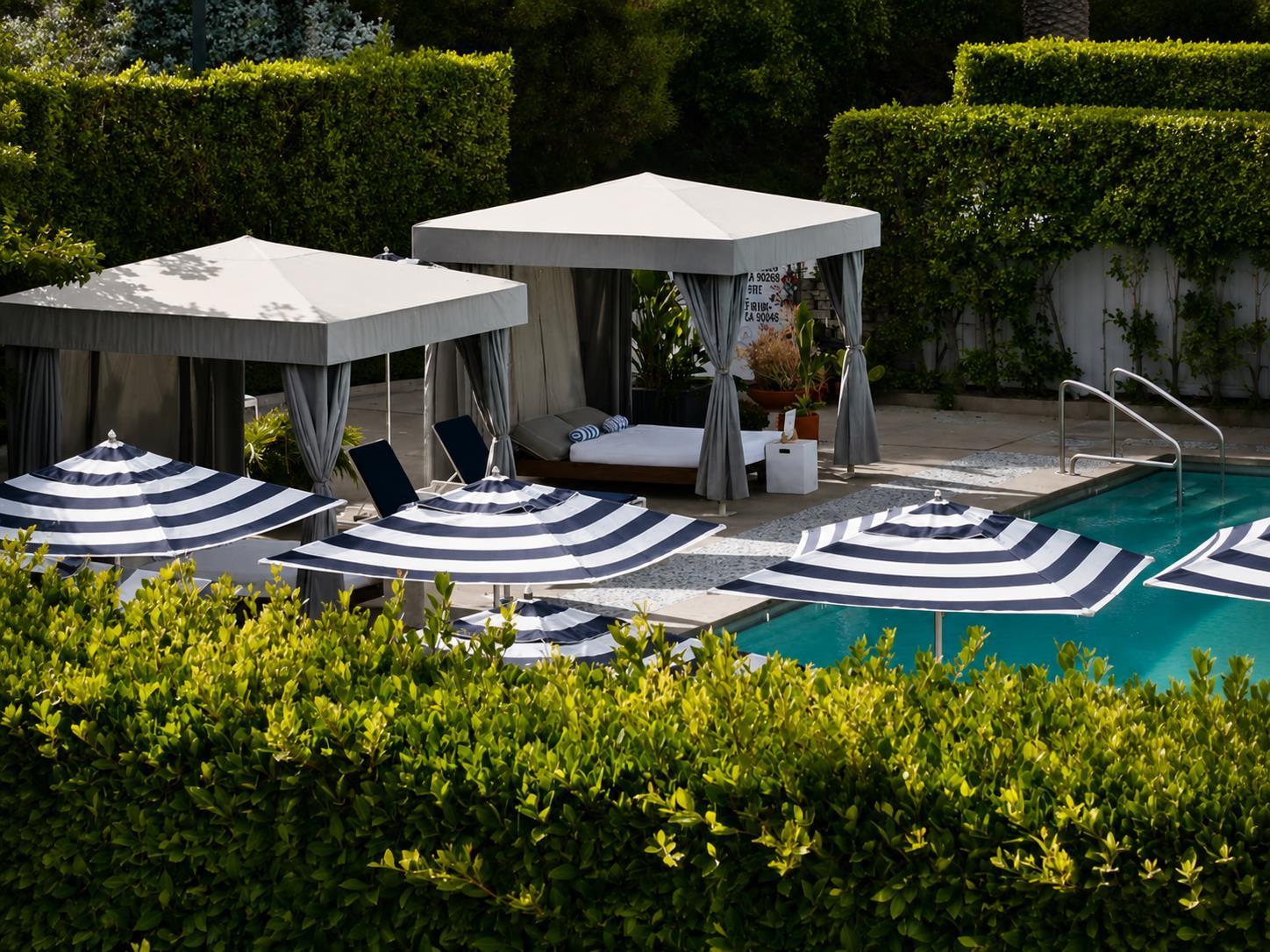 Cabanas | Luxe Sunset Boulevard Hotel