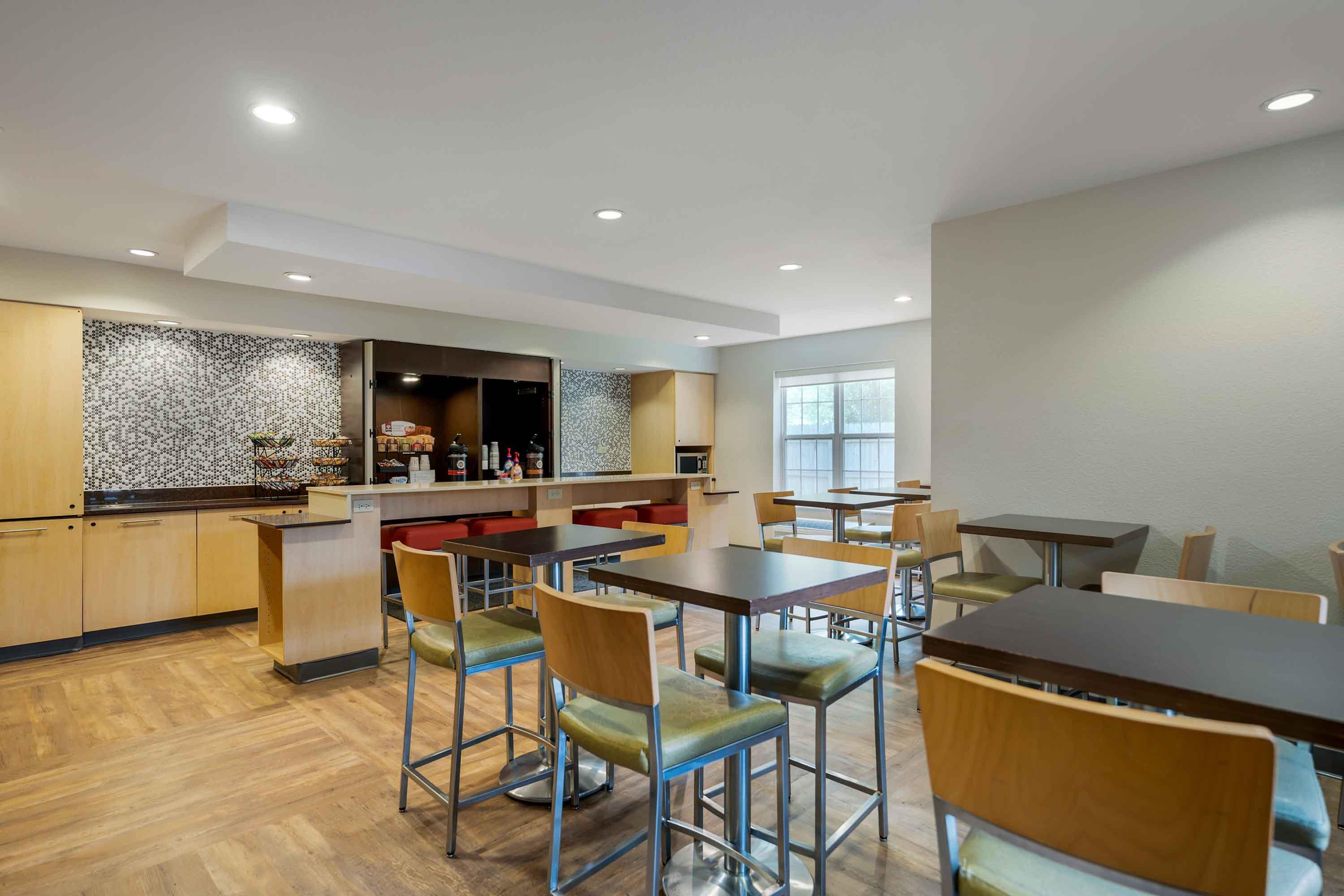 Breakfast Room | Extended Stay America Suites Chicago Elgin West Dundee