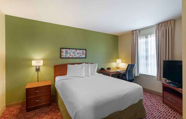  - Extended Stay America Suites Virginia Beach - I-264, Exit 15