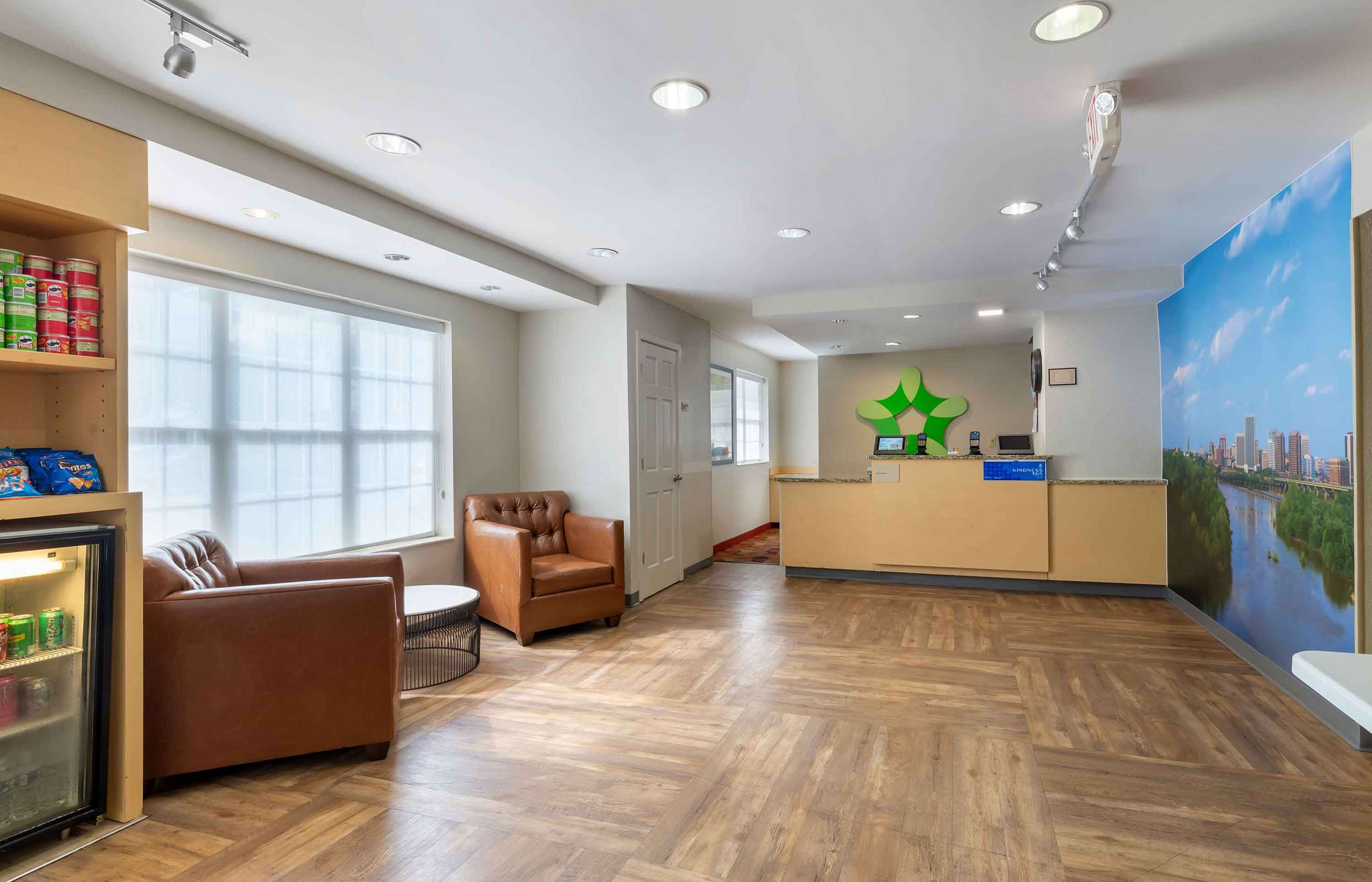 Lobby and Guest Check-in | Extended Stay America Suites Richmond Glen Allen Short Pump