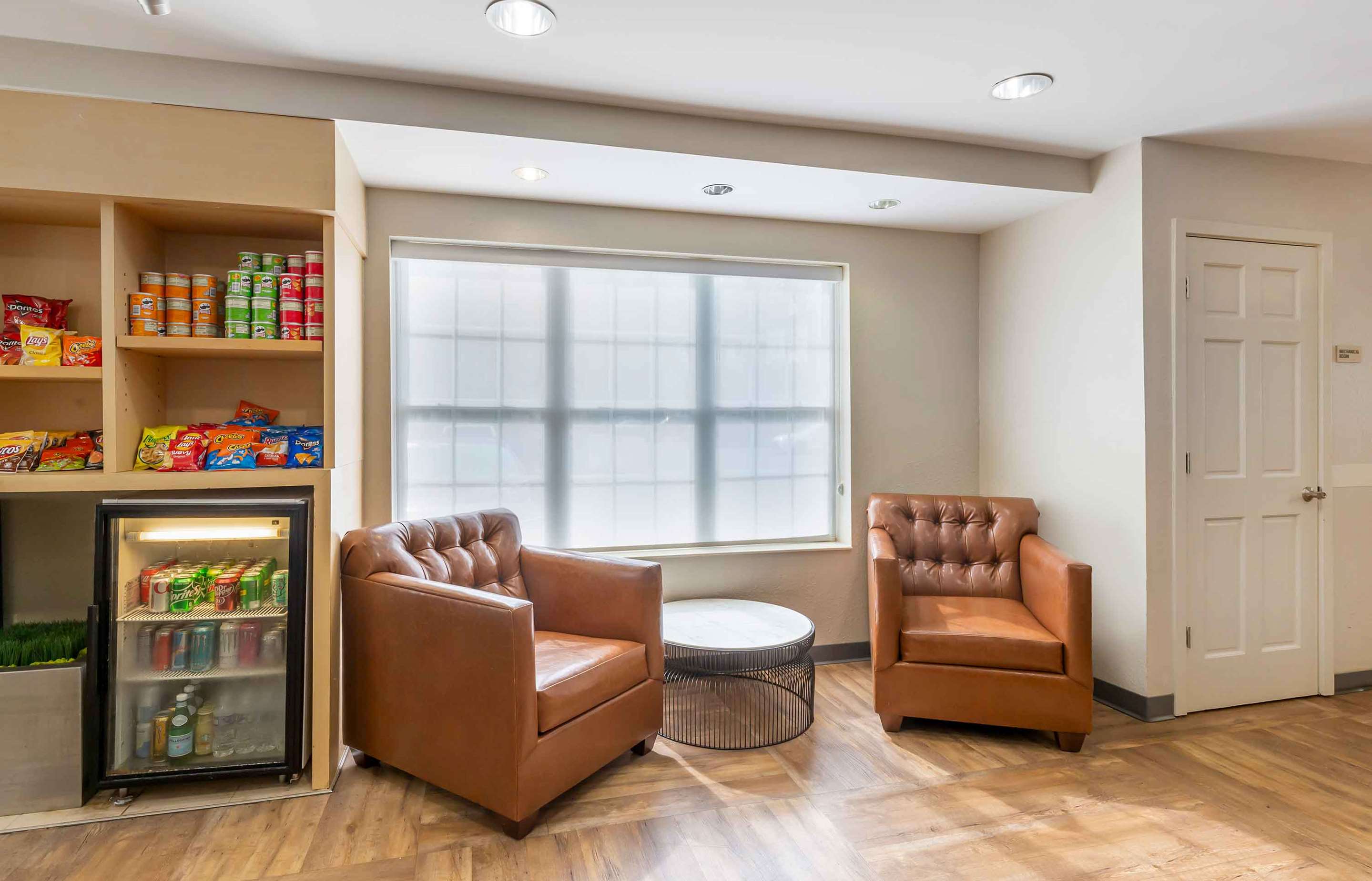 Lobby and Guest Check-in | Extended Stay America Suites Richmond Glen Allen Short Pump