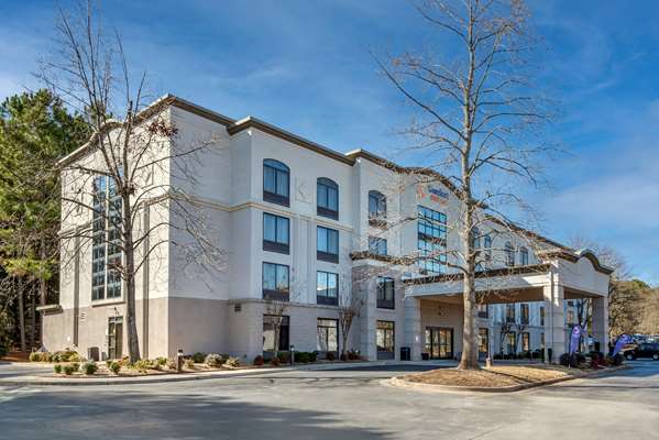 Exterior view - Comfort Suites Alpharetta