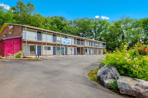 Exterior view - Rodeway Inn Church Hill