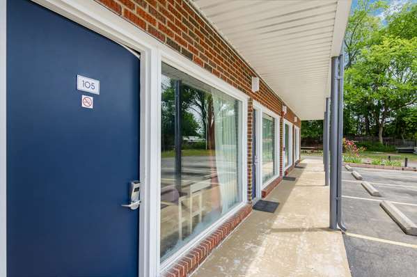 Exterior view - Rodeway Inn Church Hill