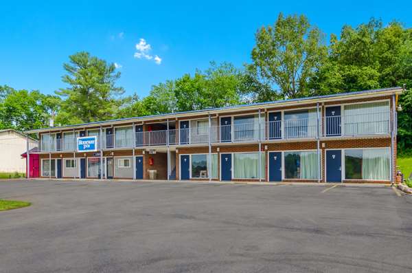  - Rodeway Inn Church Hill