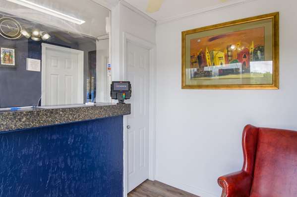  - Rodeway Inn Church Hill