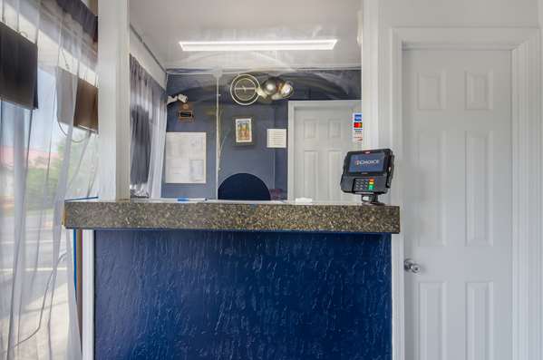  - Rodeway Inn Church Hill