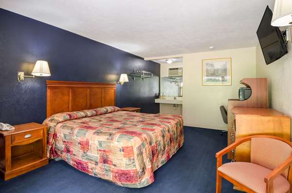  - Rodeway Inn Church Hill