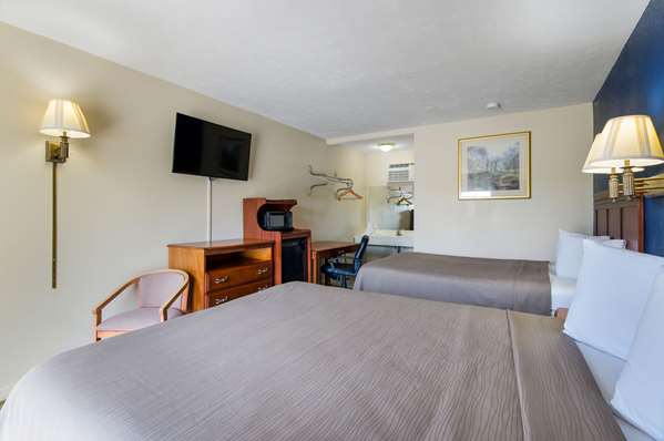  - Rodeway Inn Church Hill