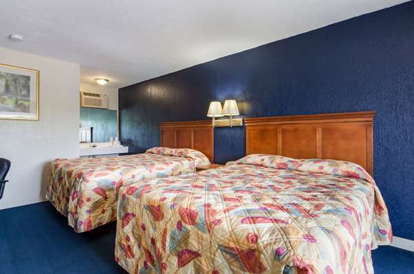  - Rodeway Inn Church Hill