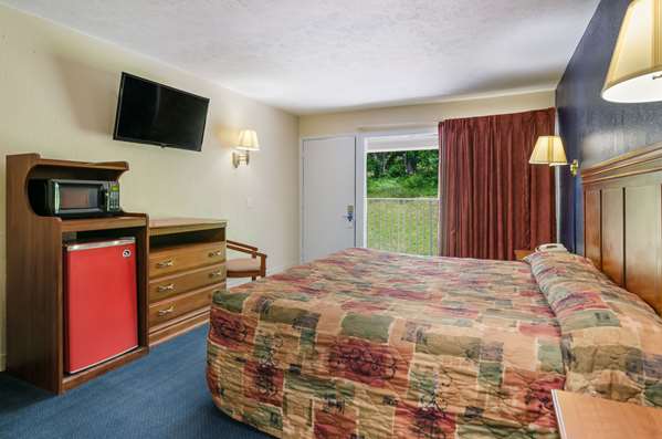  - Rodeway Inn Church Hill