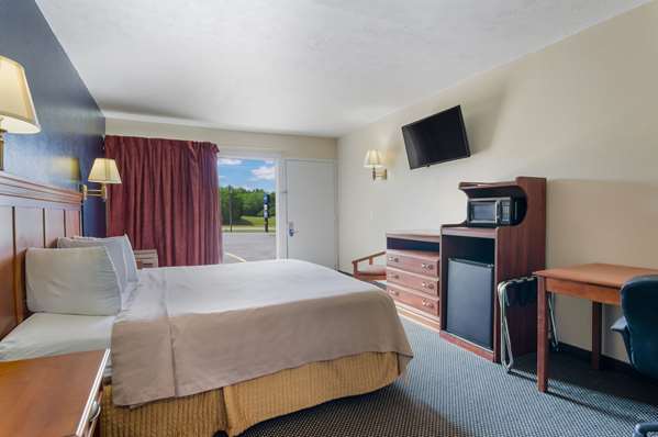  - Rodeway Inn Church Hill