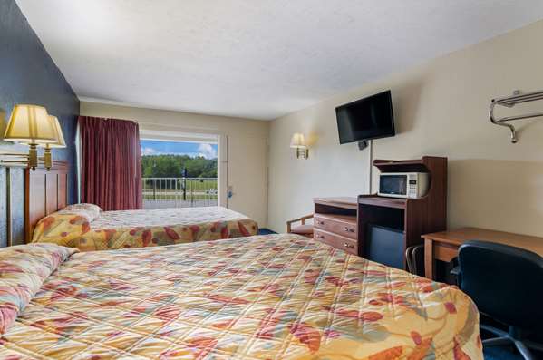  - Rodeway Inn Church Hill