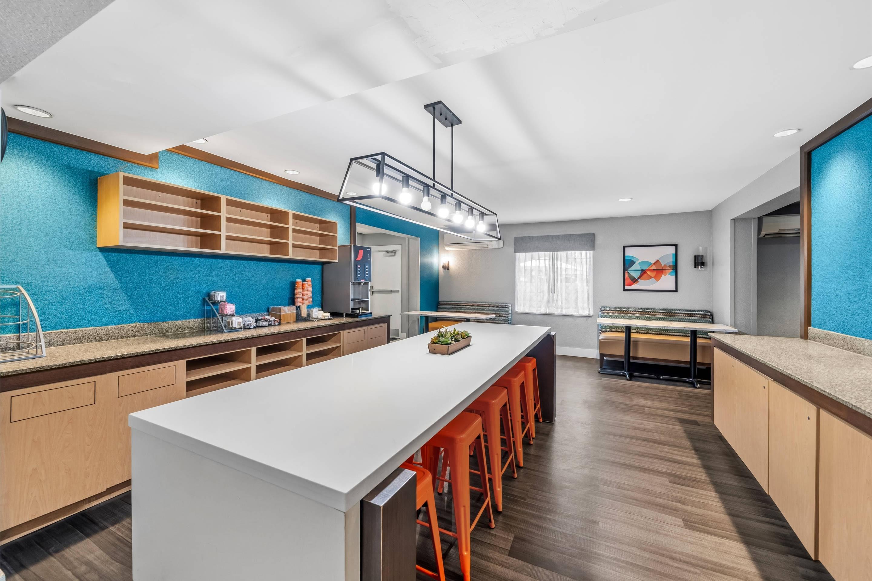 Breakfast area | MainStay Suites Orlando Altamonte Springs