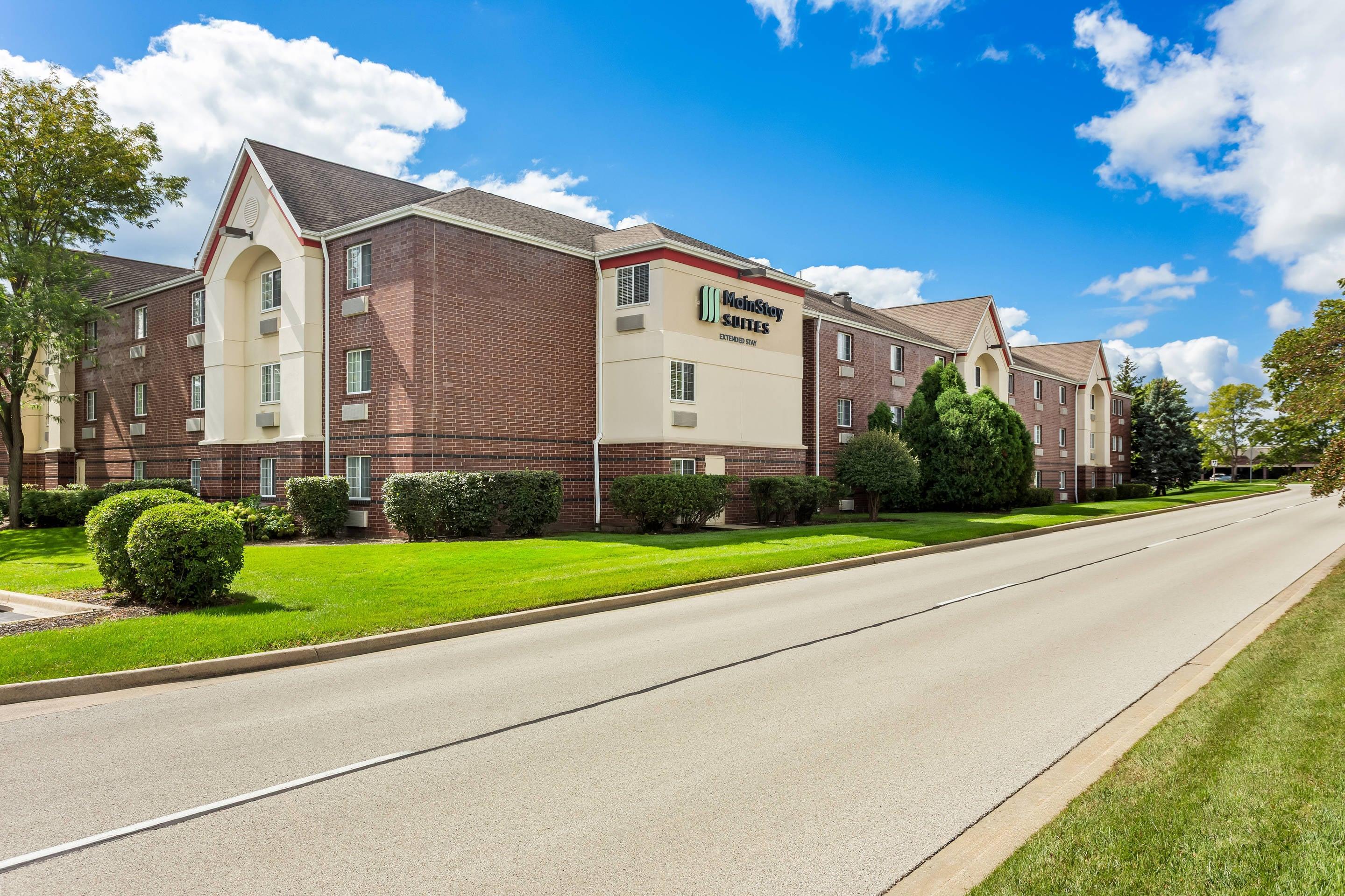 Hotel exterior | MainStay Suites Chicago Hoffman Estates