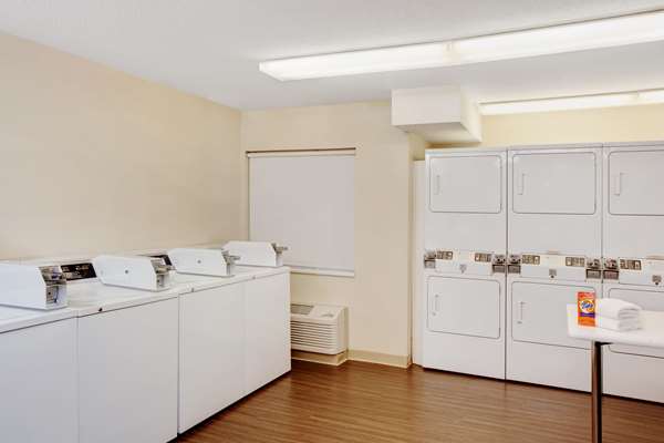 Amenities - MainStay Suites Schaumburg