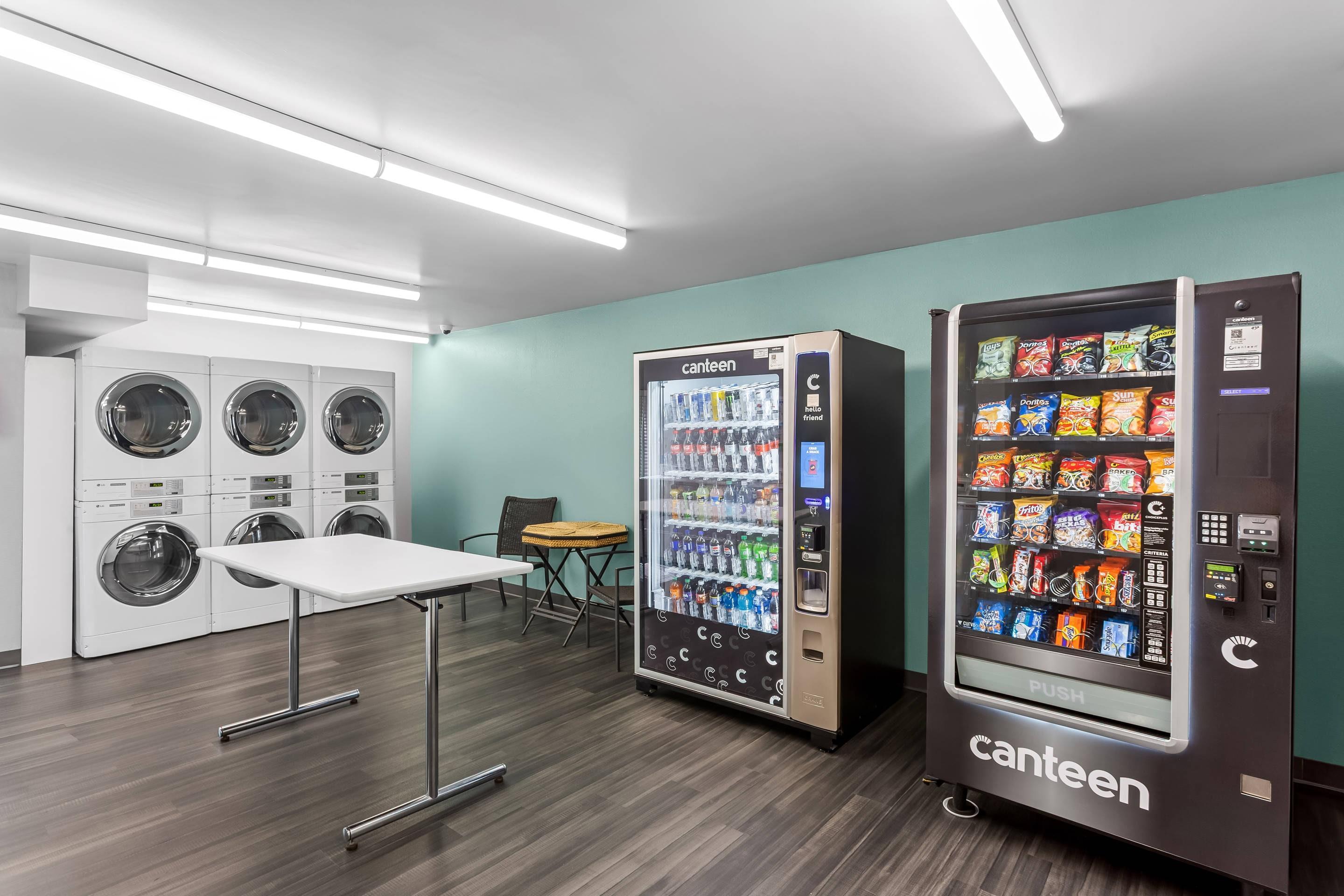 Hotel vending area | MainStay Suites Chicago Schaumburg