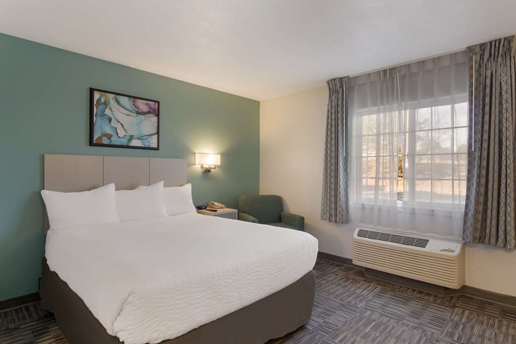 MAINSTAY SUITES OMAHA OLD MILL-guestroom-Guest Room,On-Site.jpg