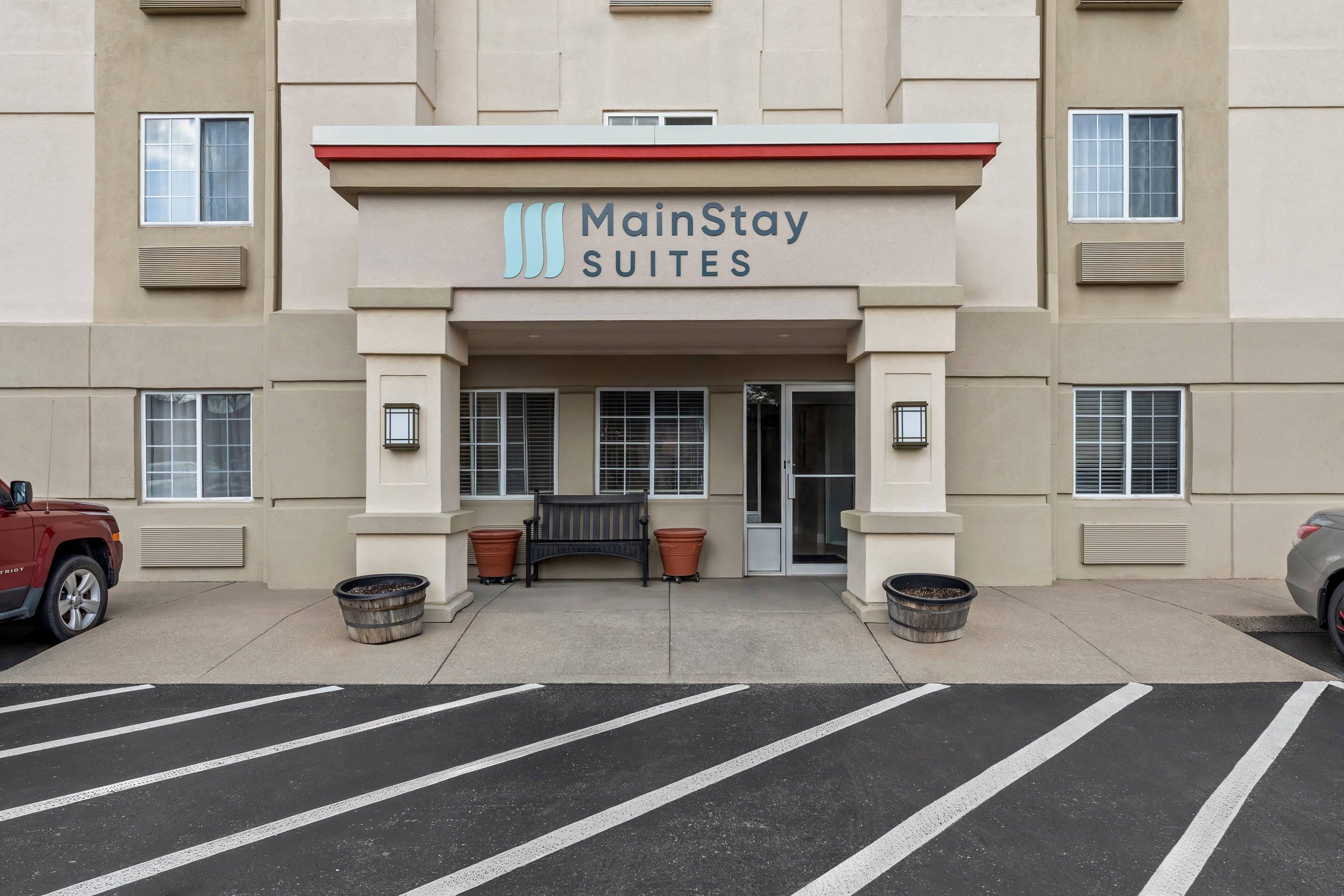 Hotel Entrance | MainStay Suites Cincinnati Blue Ash