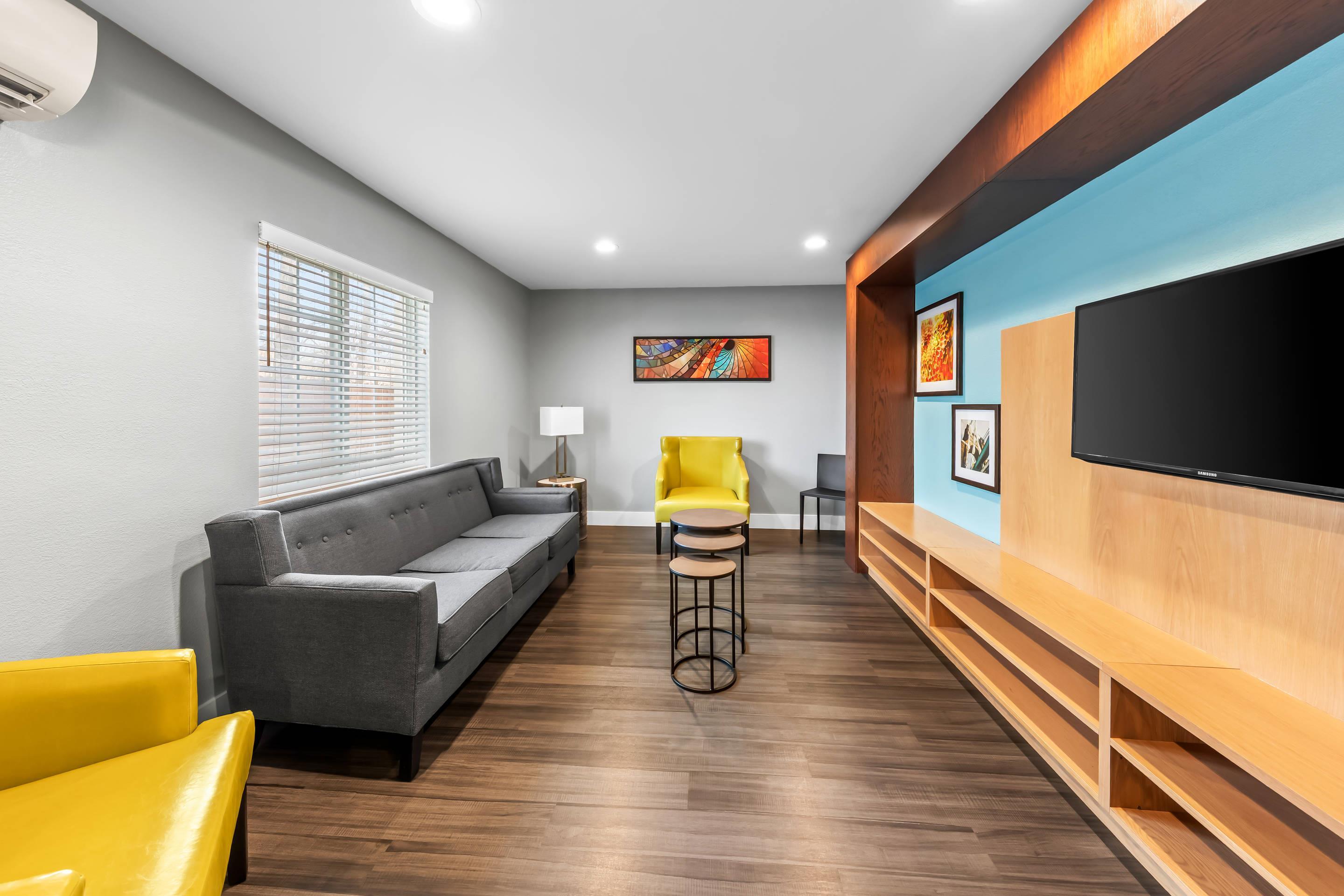 Lobby with sitting area | MainStay Suites Cincinnati Blue Ash