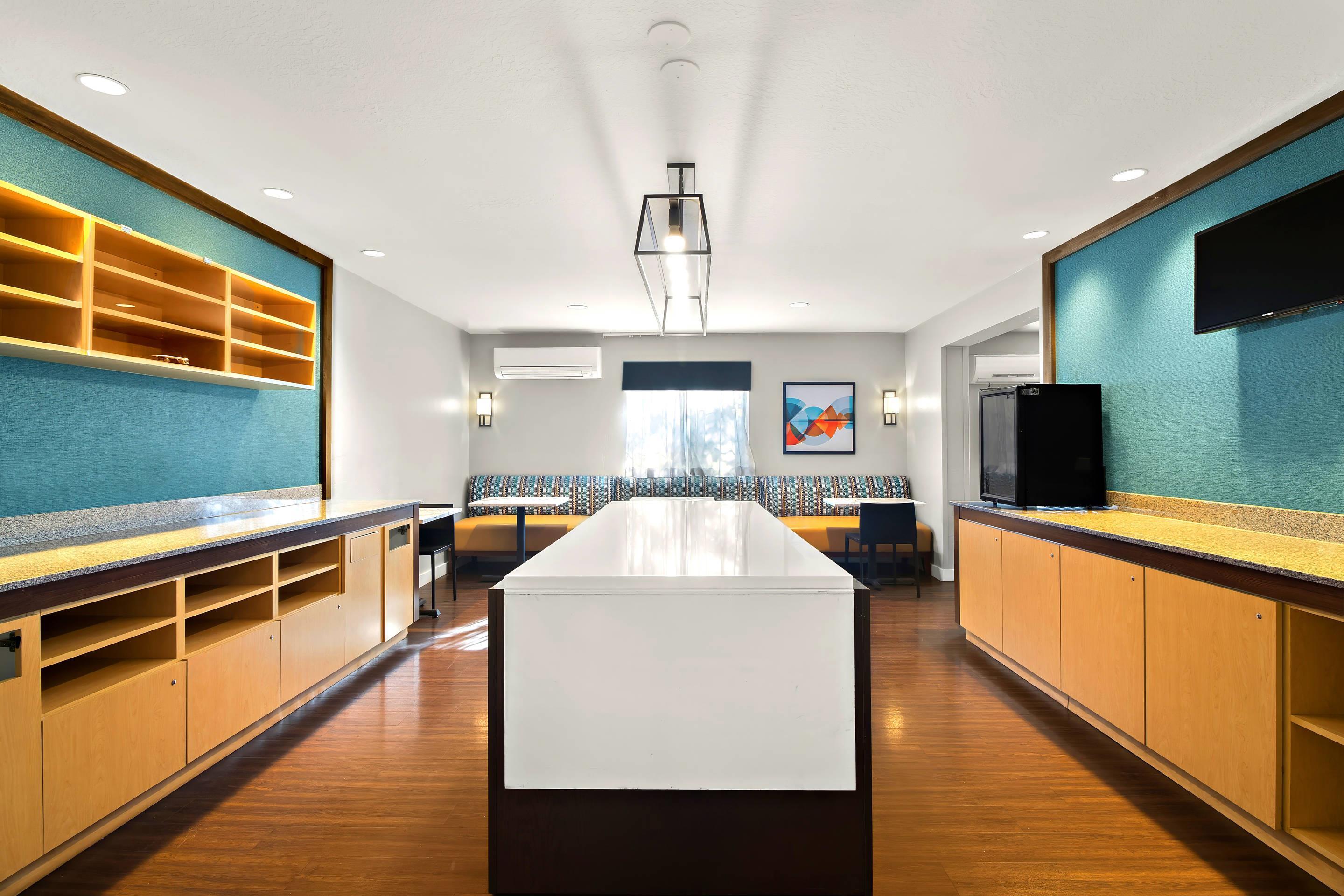 Breakfast area | MainStay Suites Salt Lake City Fort Union