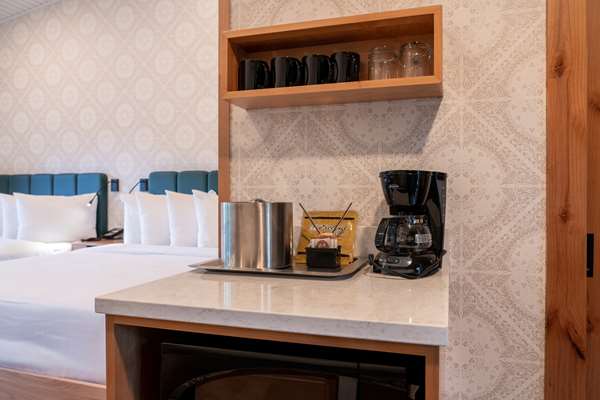  - Dorothy Motel Banff