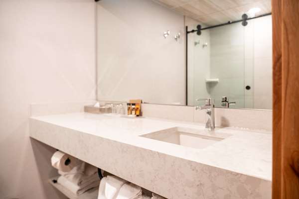  - Dorothy Motel Banff