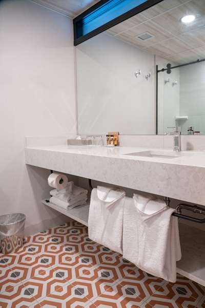  - Dorothy Motel Banff