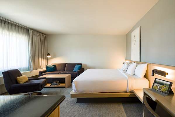 Suite - Inn at the Forks Winnipeg