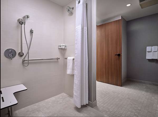  - Forester Hotel Lake Forest