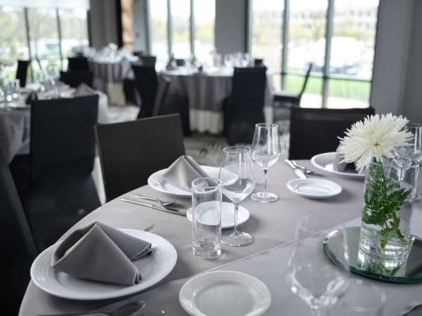  - Forester Hotel Lake Forest