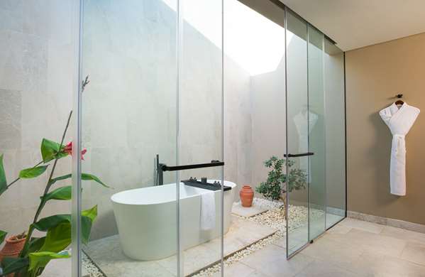 1 KING POOL VILLA DELUXE