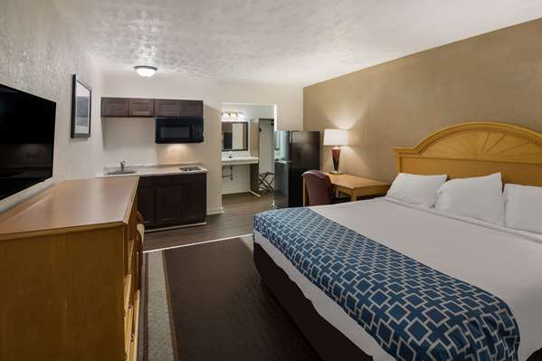  - Suburban Studios Brazil - I-70, Exit 23