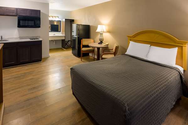  - Suburban Studios Brazil - I-70, Exit 23