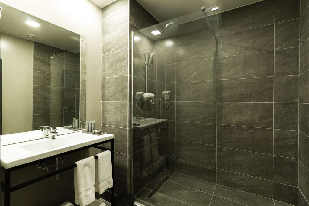 Fiesta Royale Hotel-guestroom-Guest Room,On-Site.jpg