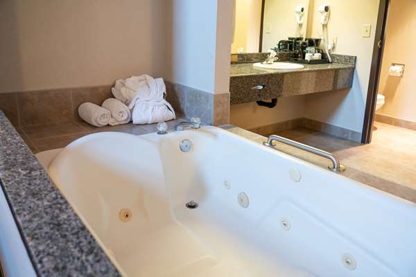 Suite - Rundlestone Lodge Banff