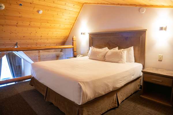 Suite - Rundlestone Lodge Banff