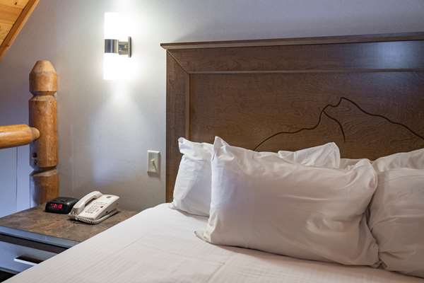 Suite - Rundlestone Lodge Banff